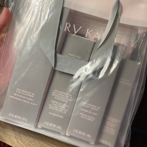Mary Kay Timewise (Combination to oily skin)